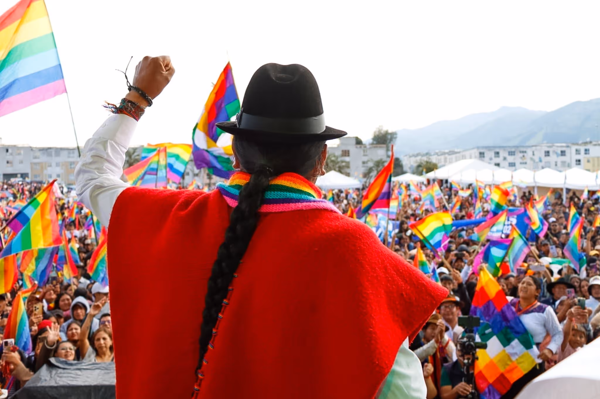 Escena de campaña política en Ecuador, por Andrés León León (2/7)